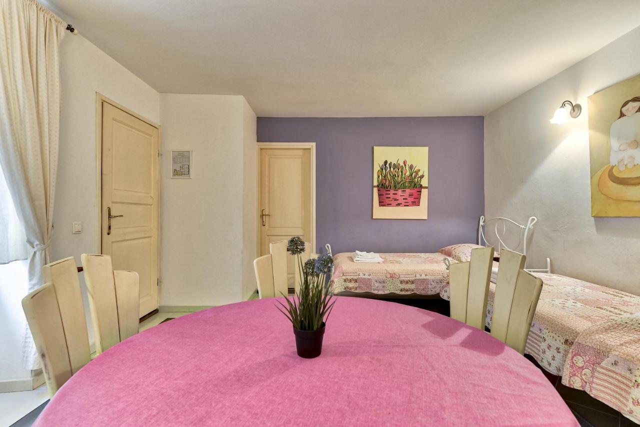 Apartma Gina *